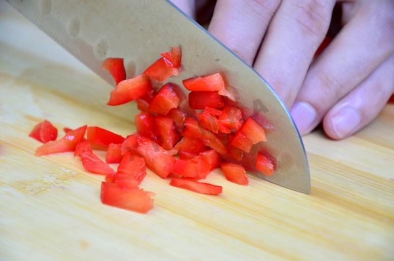 Шаг 5 приготовления Салат из кускуса моцареллы и помидор черри