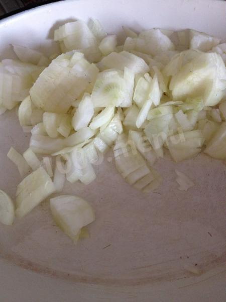 Шаг 2 приготовления Салат рыбный с фасолью и овощами