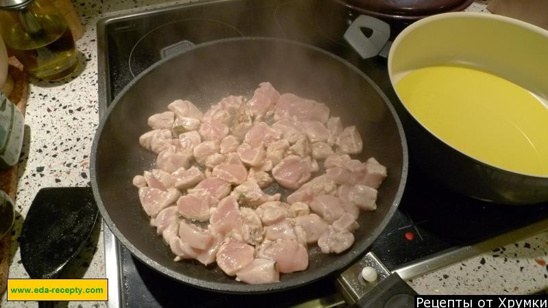 Шаг 4 приготовления Салат Цезарь с курицей и пармезаном