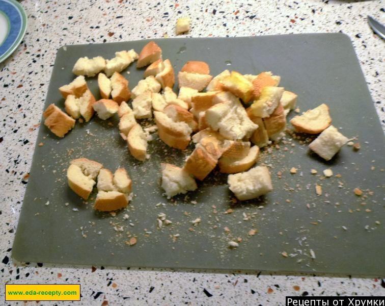 Шаг 6 приготовления Салат Цезарь с курицей и пармезаном