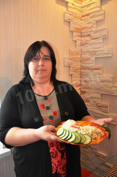 Шаг 14 приготовления Салат слоеный Курочка