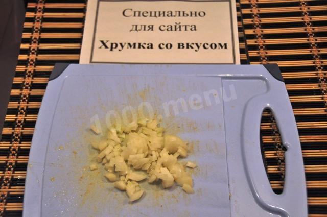 Шаг 9 приготовления Салат слоеный Курочка