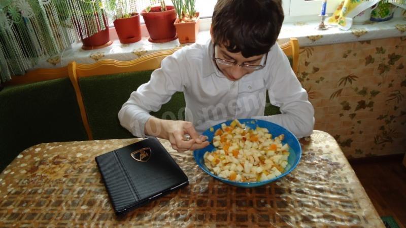 Шаг 5 приготовления Фруктовый салат бананы апельсины яблоки груши