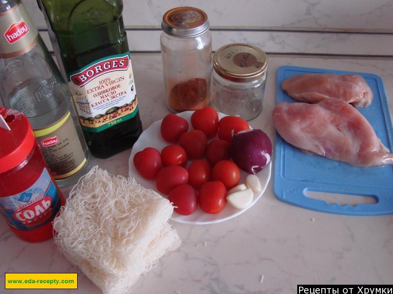 Шаг 1 приготовления Салат с рисовой лапшой, курицей и овощами