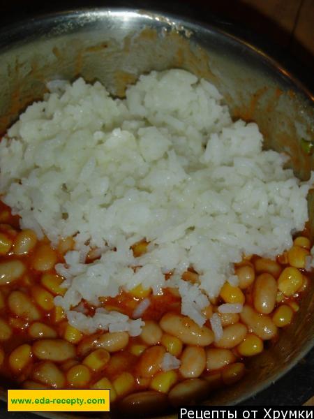 Шаг 5 приготовления Салат с кукурузой и рисом, фасолью