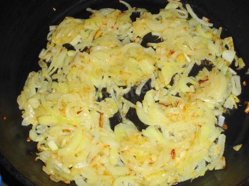 Шаг 3 приготовления Теплый салат с куриной печенью и помидорами