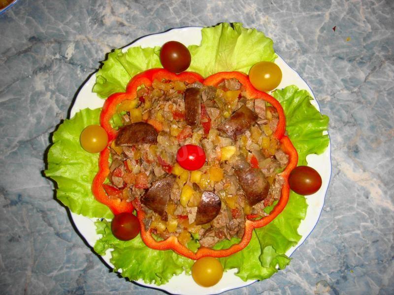 Шаг 9 приготовления Теплый салат с куриной печенью и помидорами