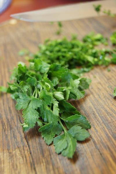 Шаг 3 приготовления Салат с кукурузой Мазурка