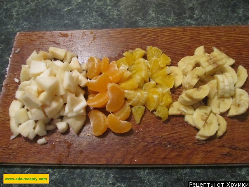 Шаг 3 приготовления Фруктовый салат с мандаринами и мороженым