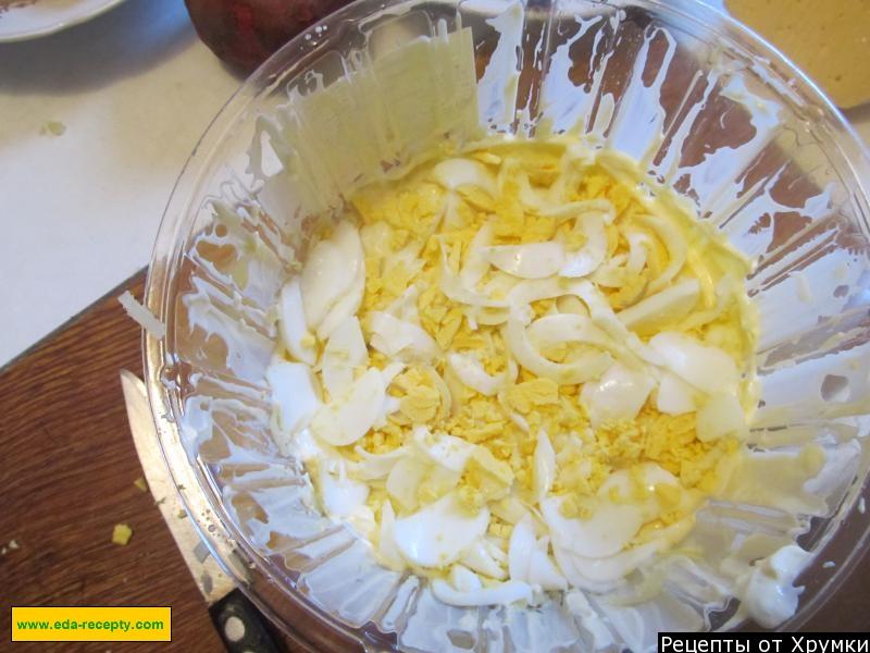 Шаг 2 приготовления Салат с курицей, шампиньонами, гранатом и сыром