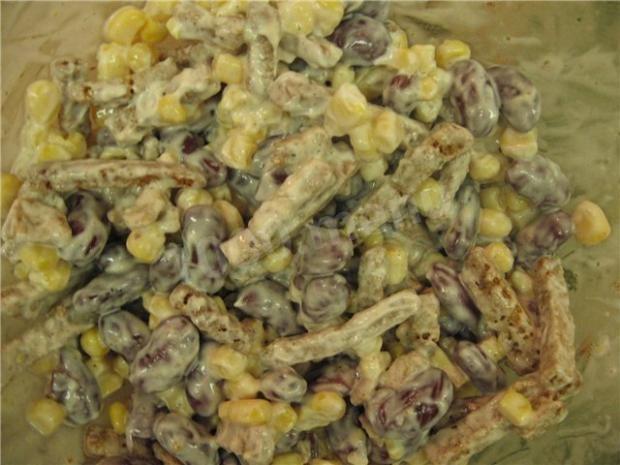 Обложка рецепта Салат из фасоли с сыром