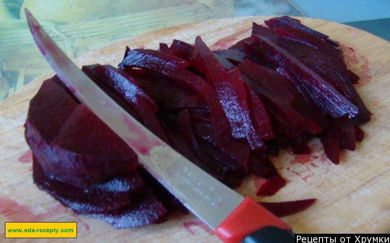 Шаг 4 приготовления Салат нежный из селедки и свеклы с йогуртом
