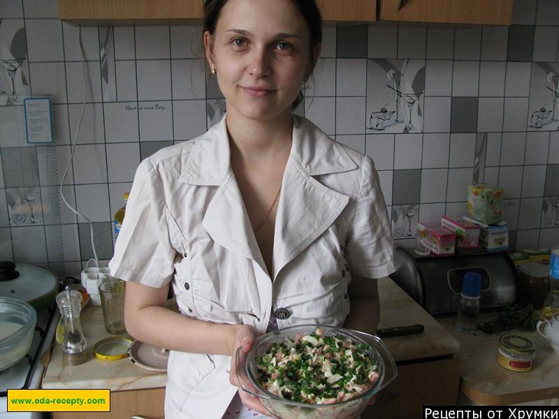 Шаг 11 приготовления Салат с растительным маслом, курицей и помидорами