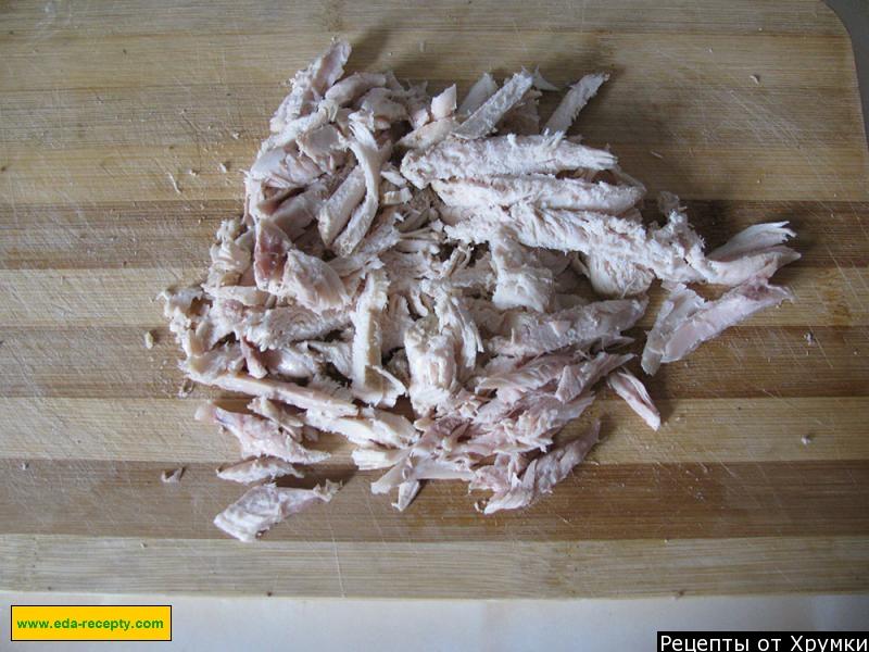 Шаг 2 приготовления Салат с растительным маслом, курицей и помидорами