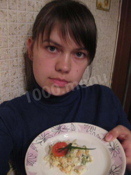 Шаг 13 приготовления Салат копченая курица горошек сыр