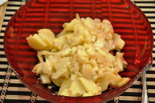 Шаг 9 приготовления Салат из стручковой фасоли картофель лук яйцо