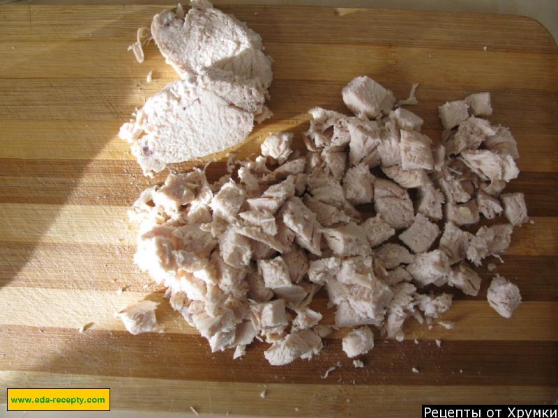 Шаг 2 приготовления Салат Пекинский с отварной курятиной