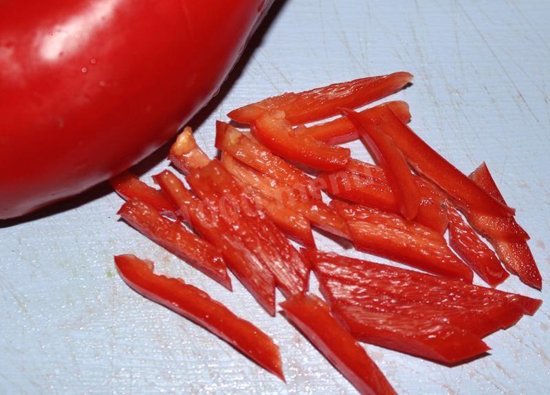 Шаг 5 приготовления Болгарский салат с курицей, перцем, помидорами