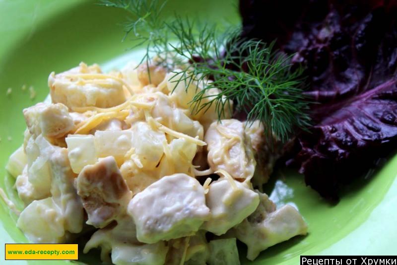 Шаг 9 приготовления Салат из ананасов курицы и сухариков