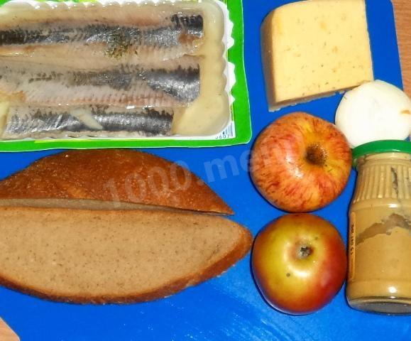 Шаг 1 приготовления Норвежский салат с яблоками и сыром