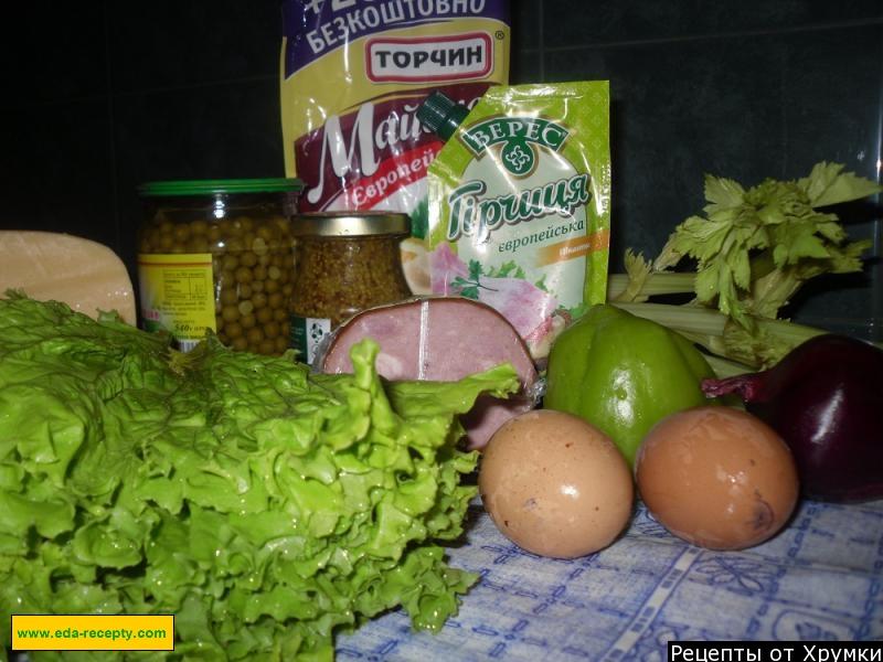 Шаг 1 приготовления Легкий салат с беконом и майонезом слоями