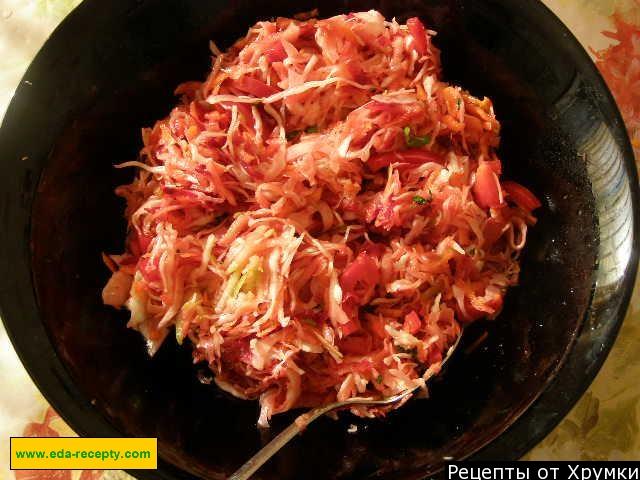 Шаг 8 приготовления Овощной Салат с капустой морковкой, болгарским перцем и яблоками