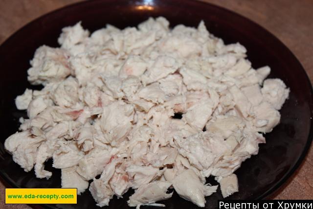 Шаг 7 приготовления Салат Нежный с курицей и огурцами