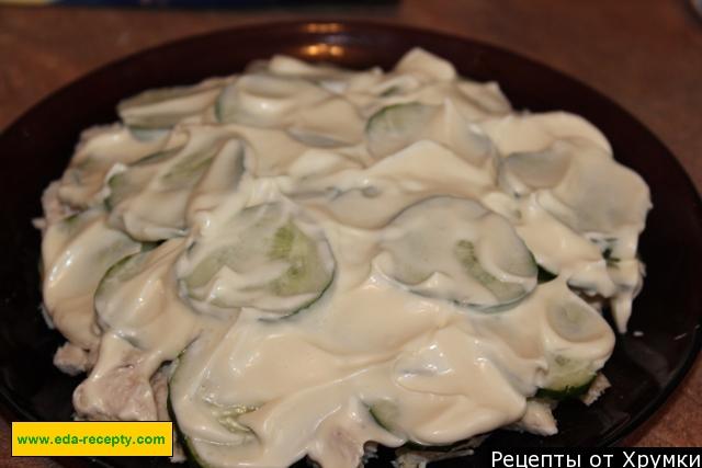 Шаг 9 приготовления Салат Нежный с курицей и огурцами