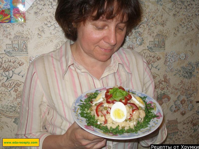 Шаг 8 приготовления Салат с зеленым горошком и яйцом