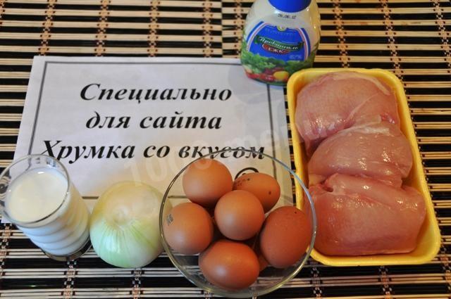 Шаг 1 приготовления Салат с омлетом и копченой курицей и майонезом