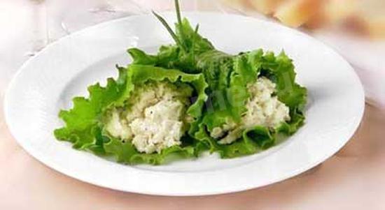 Обложка рецепта Салат с сыром помидорами и каперсами