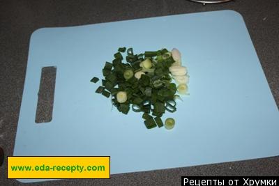 Шаг 6 приготовления Салат с крабовым мясом и капустой и помидорами
