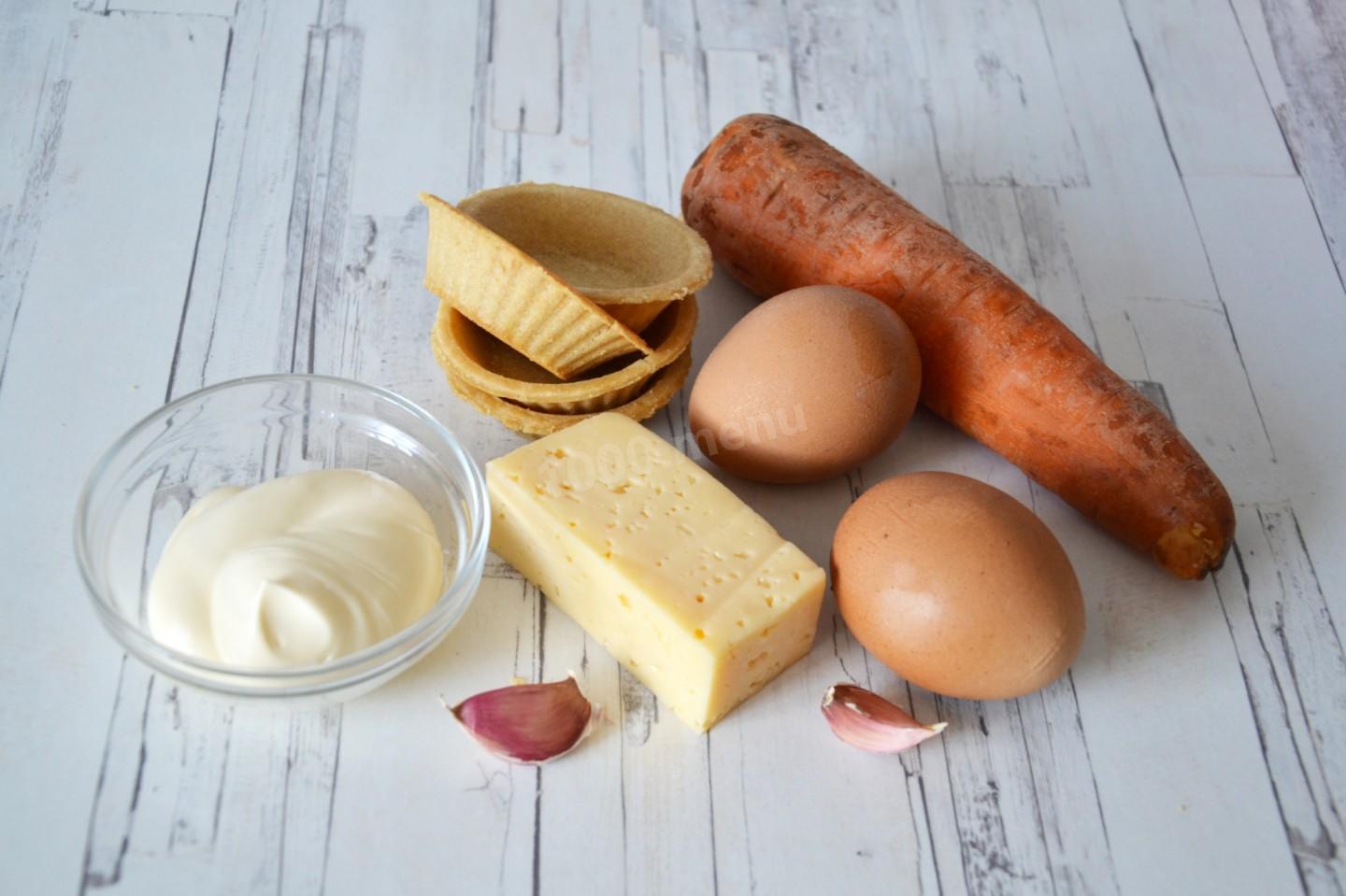 Шаг 1 приготовления Закуска из моркови и сыра в тарталетках