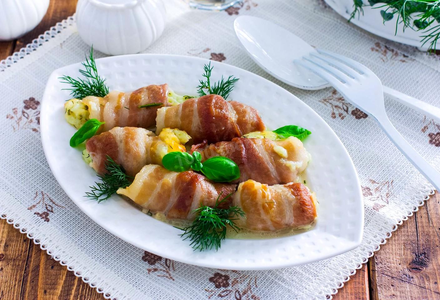 Обложка рецепта Бекон с сыром в духовке закуска