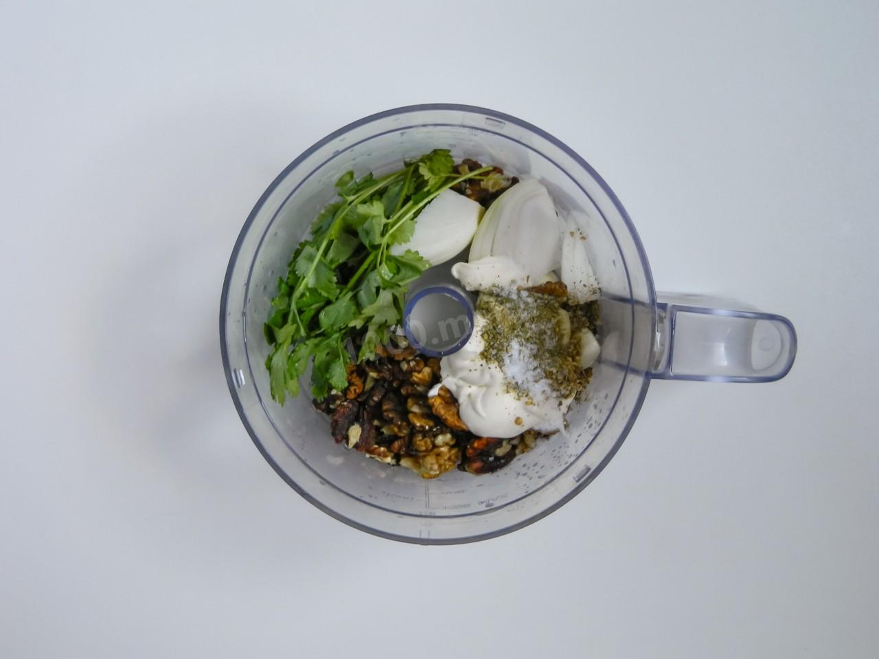 Шаг 5 приготовления Закуска баклажаны с чесноком дольками по-грузински