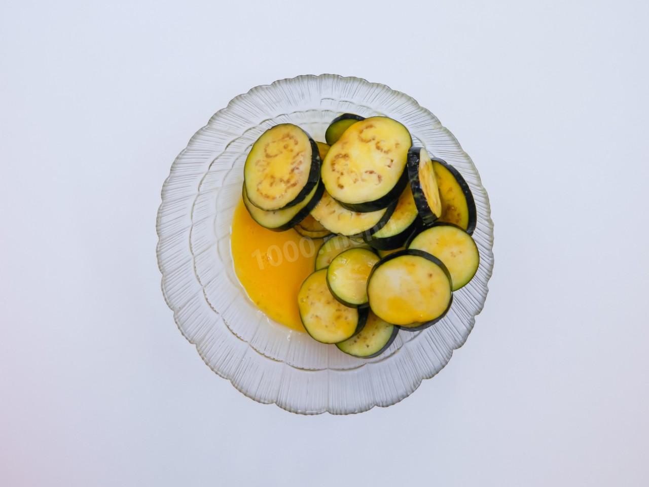 Шаг 8 приготовления Закуска баклажаны с чесноком дольками по-грузински