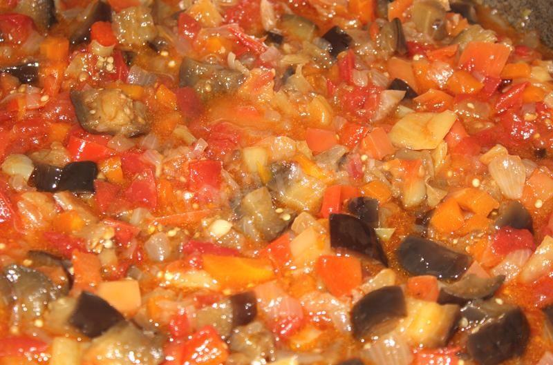 Шаг 7 приготовления Закуска из баклажанов с помидорами