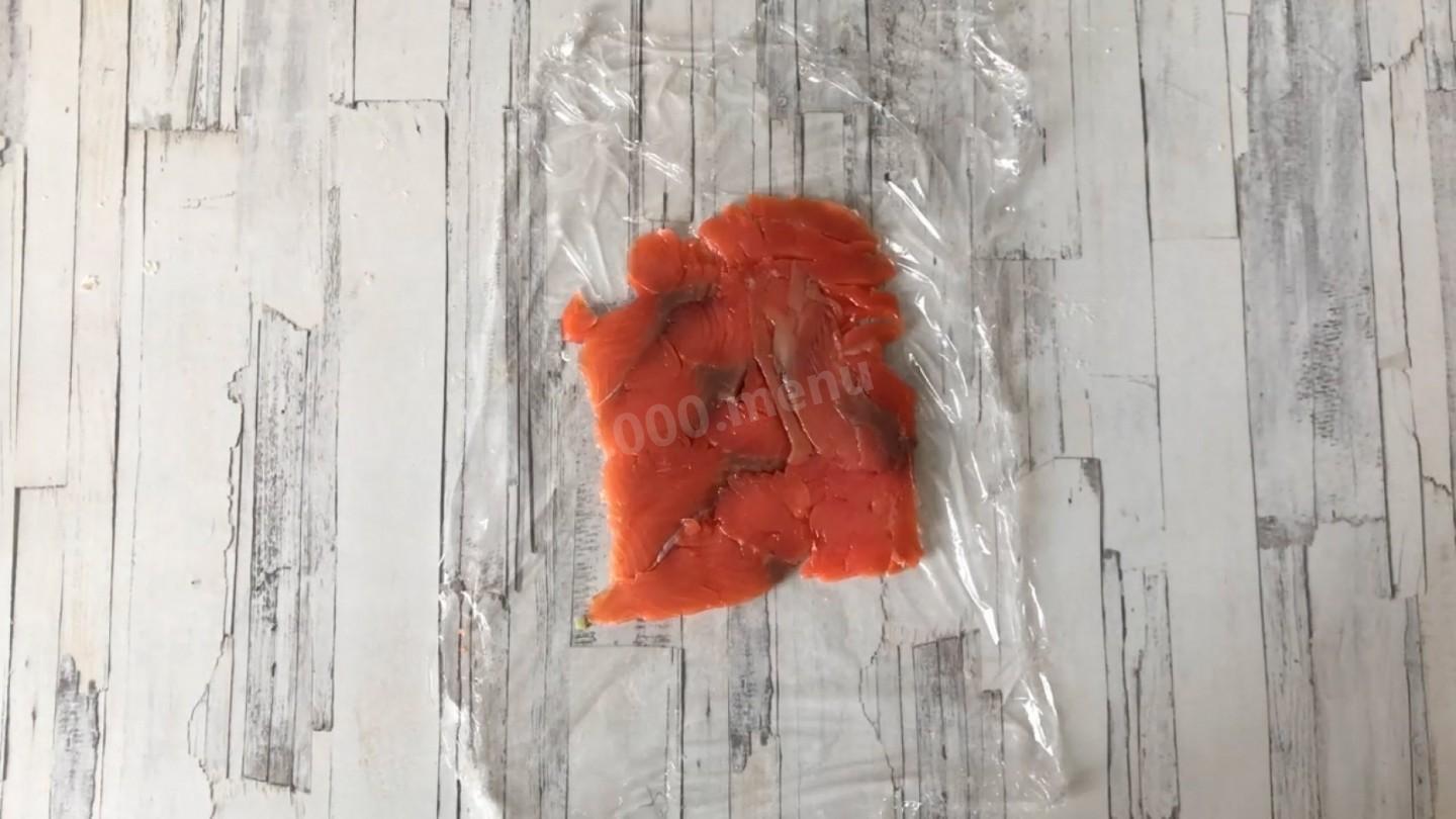 Шаг 4 приготовления Закуска из красной рыбы и творожного сыра