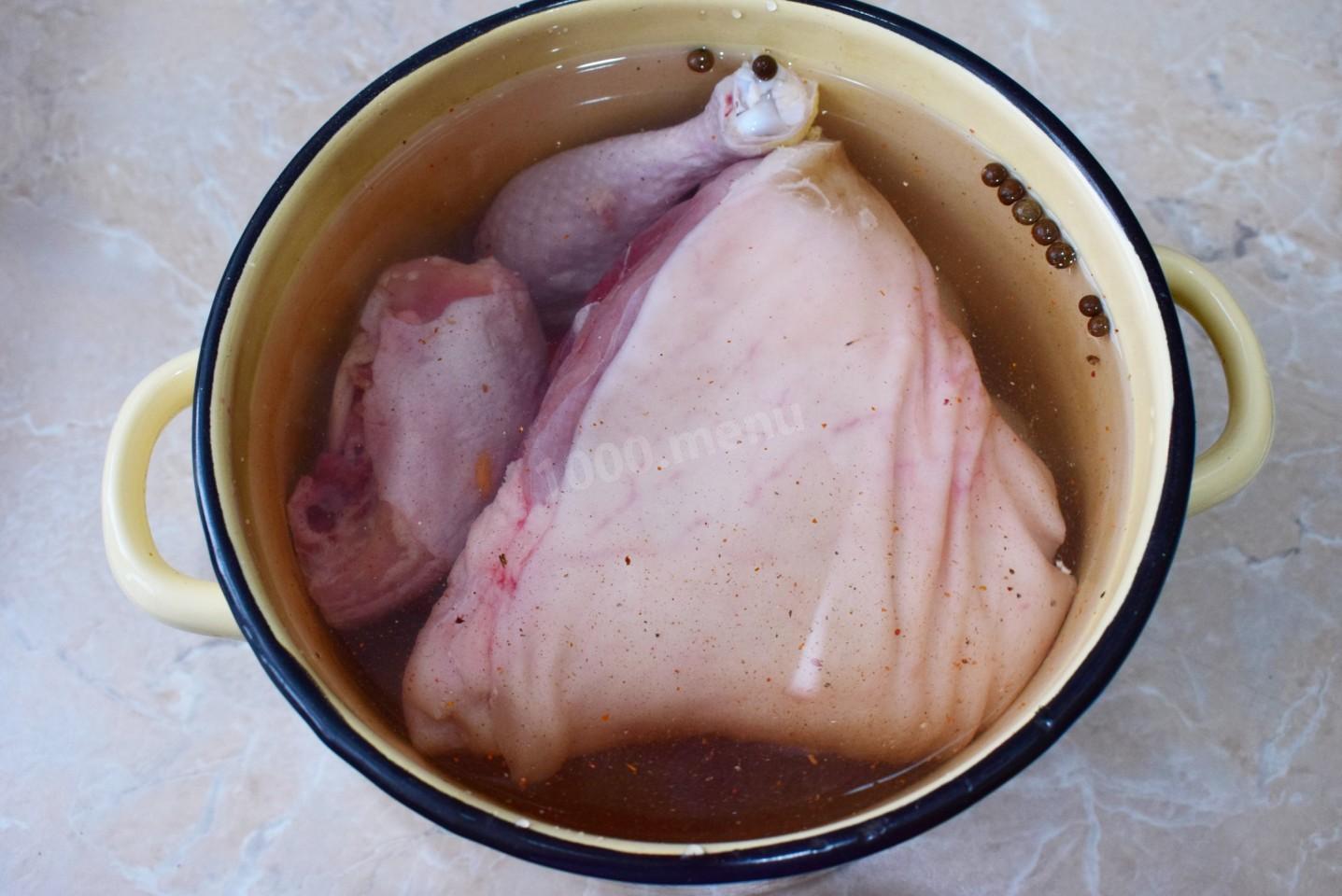 Шаг 4 приготовления Холодец из рульки свиной и курицы