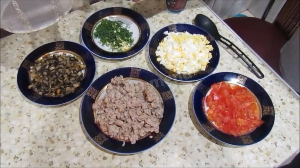 Шаг 2 приготовления Горячая закуска из лаваша с мясом и овощами
