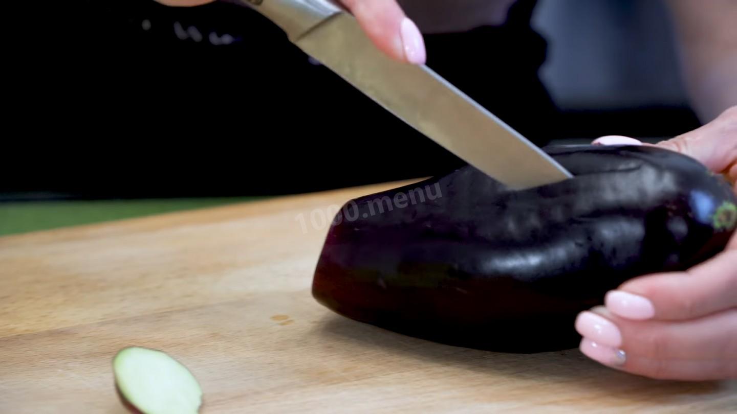 Шаг 2 приготовления Закуска из баклажанов с овощной начинкой