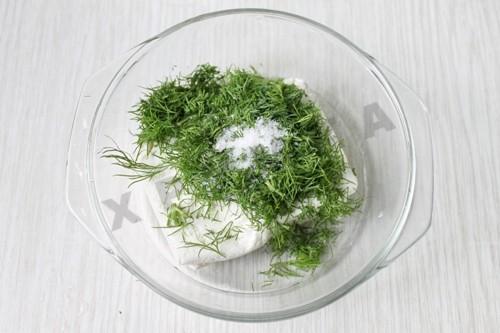 Шаг 2 приготовления Новогодняя закуска из фаршированных крабовых палочек