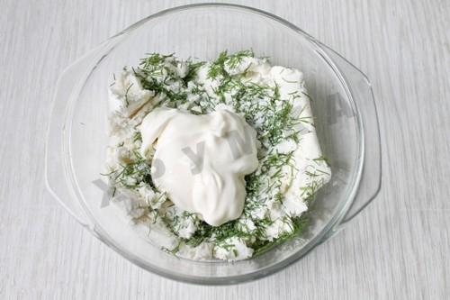 Шаг 3 приготовления Новогодняя закуска из фаршированных крабовых палочек