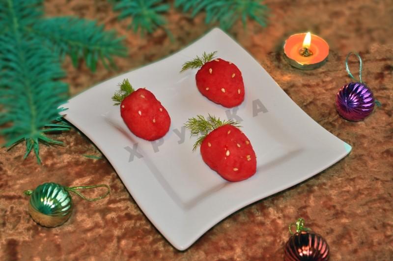 Обложка рецепта Закуска с сельдью Клубнички