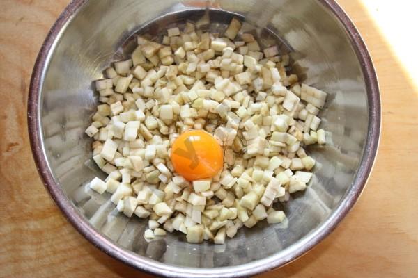 Шаг 5 приготовления Закуска на 23 февраля Граната-Лимонка