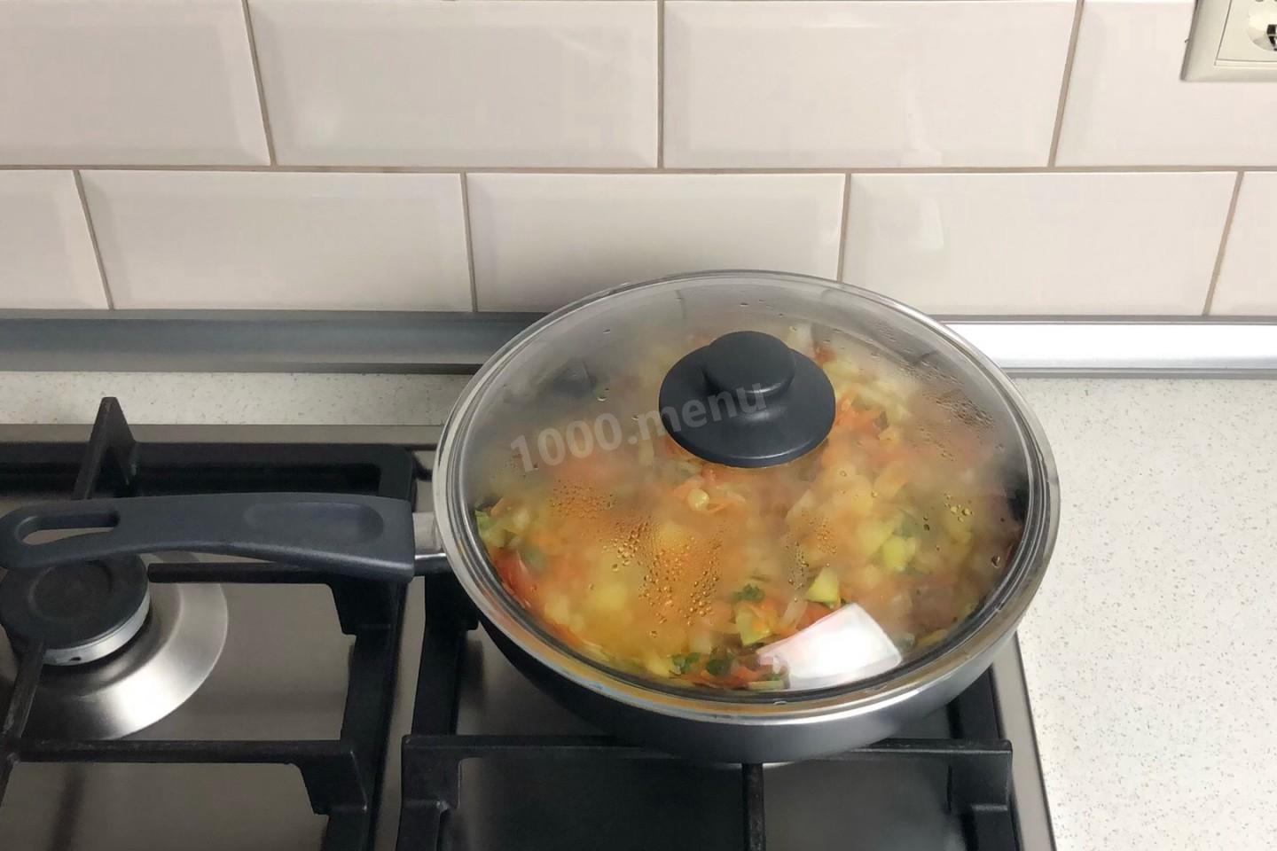 Шаг 11 приготовления Кабачки с овощами на сковороде