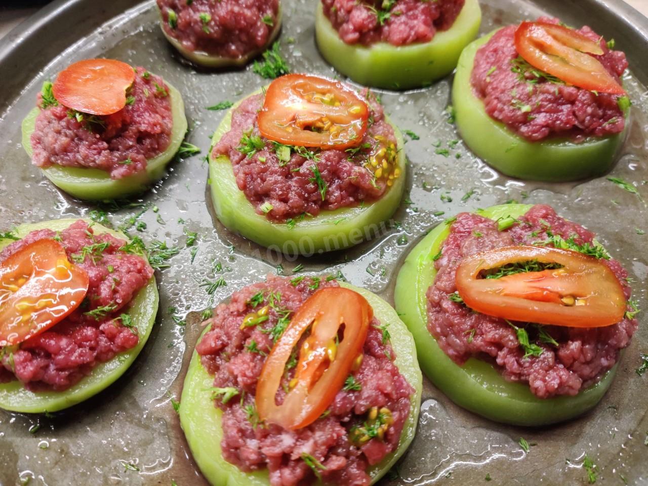 Шаг 4 приготовления Кабачки кольцами в духовке с фаршем