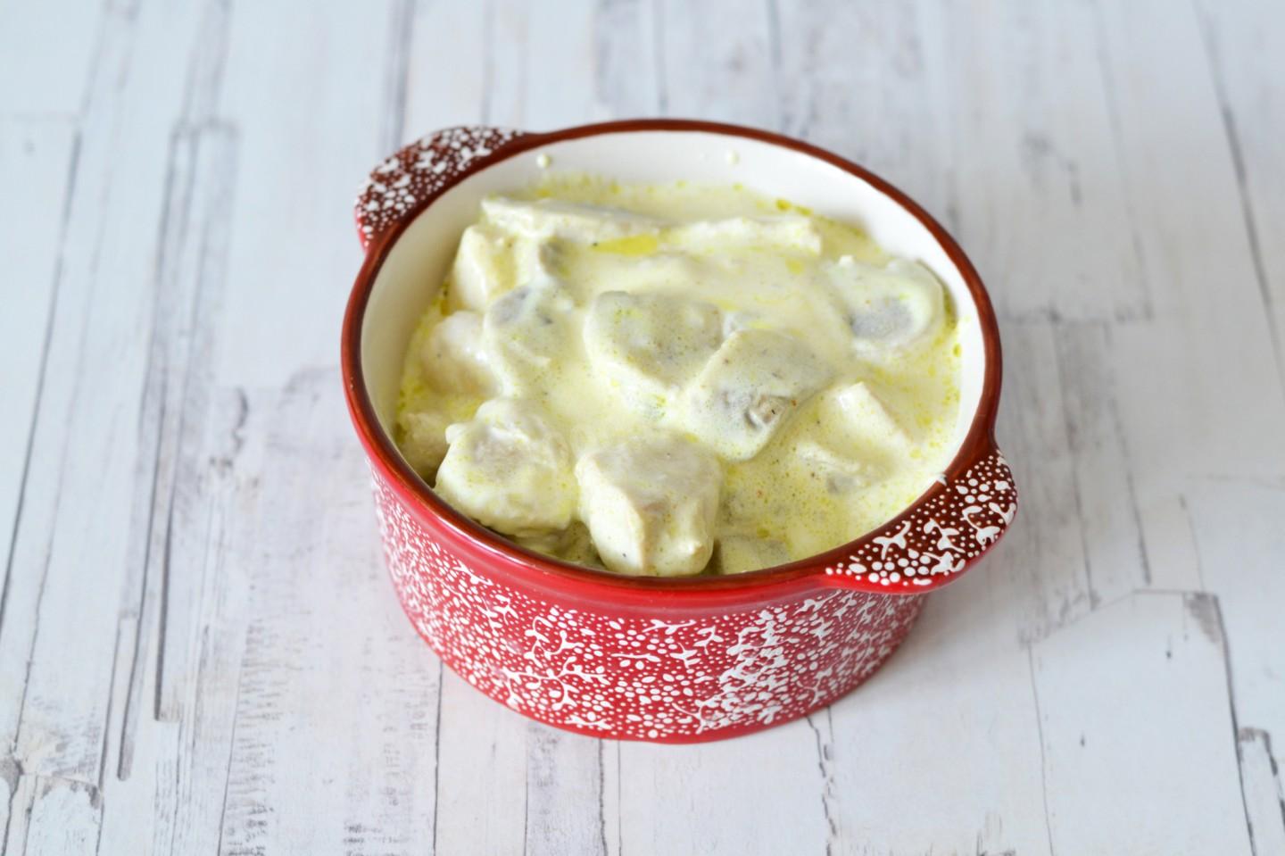 Шаг 10 приготовления Жульен с курицей и грибами в духовке