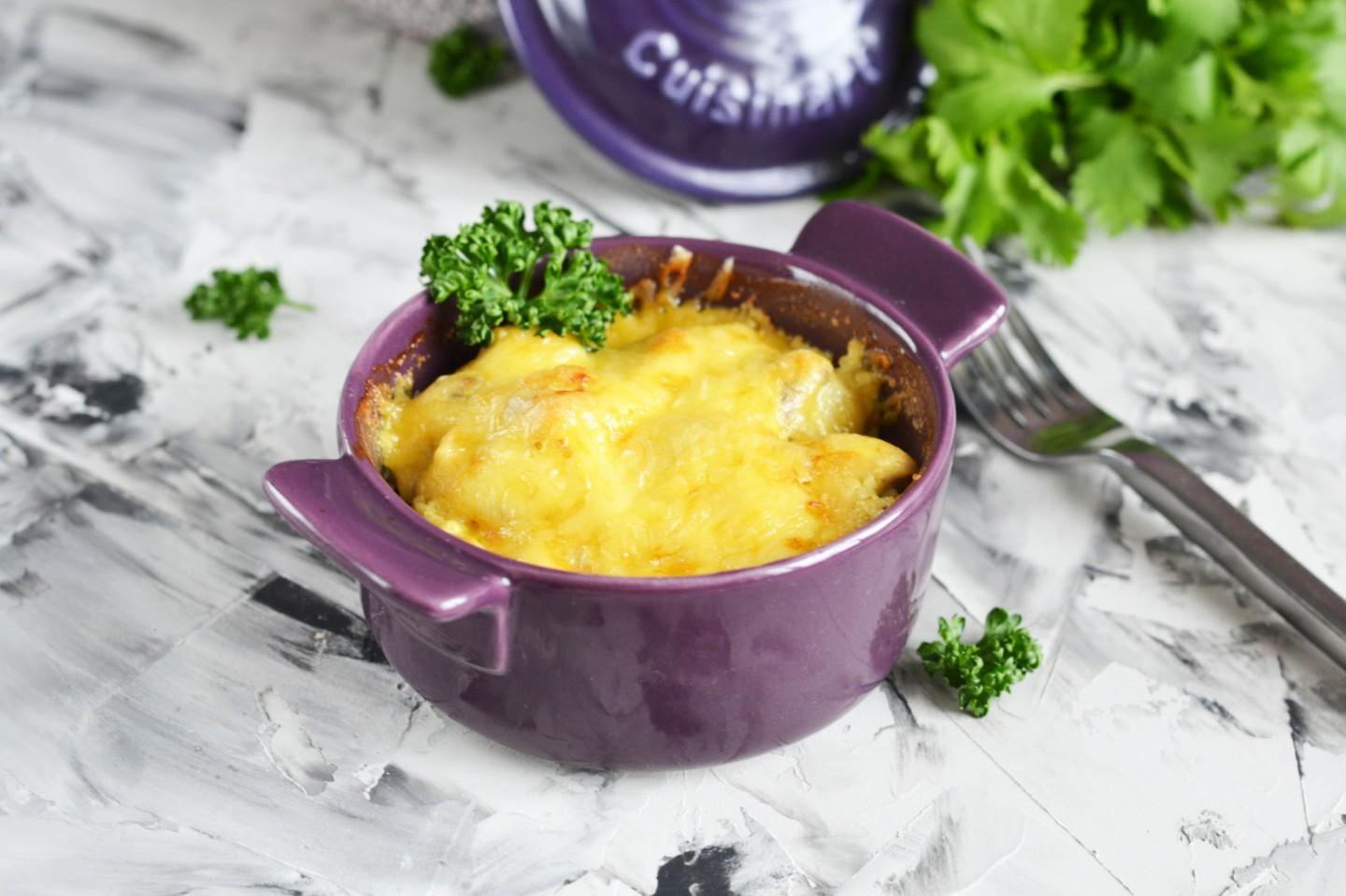 Шаг 12 приготовления Жульен с курицей и грибами в духовке