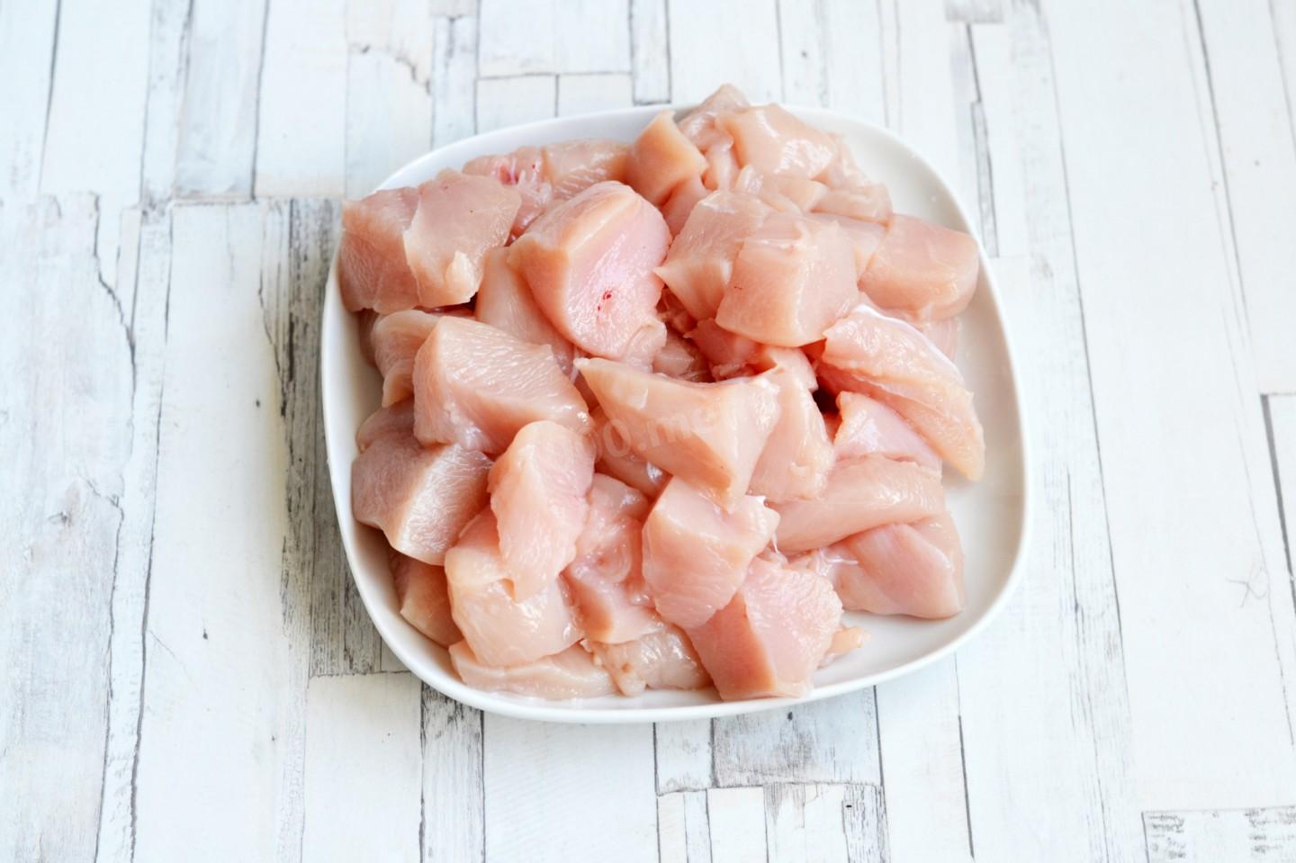 Шаг 3 приготовления Жульен с курицей и грибами в духовке